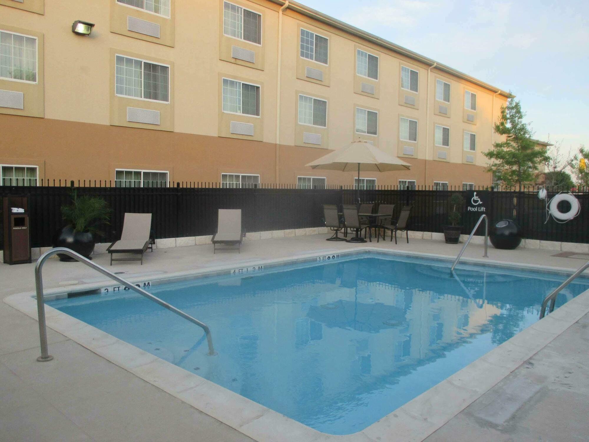 Best Western Harker Heights Экстерьер фото